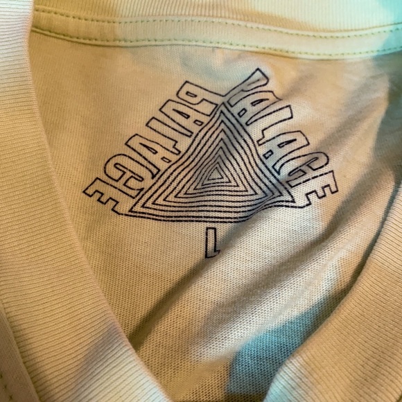 Palace neon short sleeve large tee - Picture 3 of 4